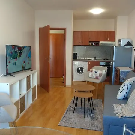 Apartman To Four+2 Predela 1