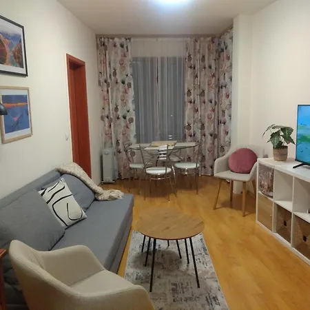 Apartman To Four+2 Predela 1 *