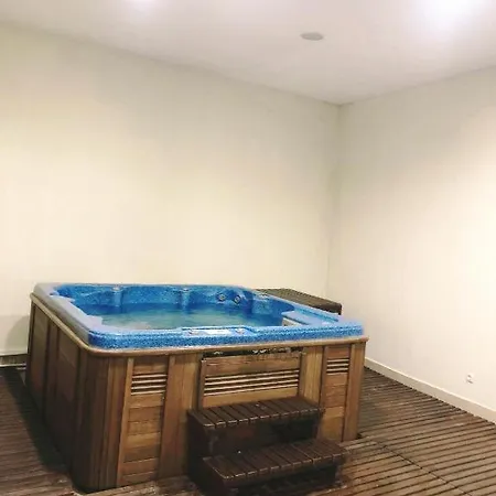 To Four+2 Predela 1 아파트