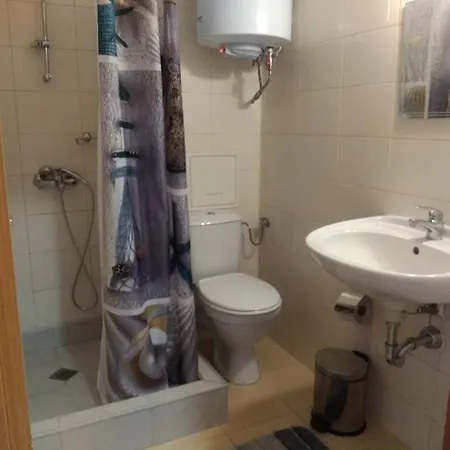 To Four+2 Predela 1 반스코